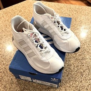 Adidas Originals white size 7